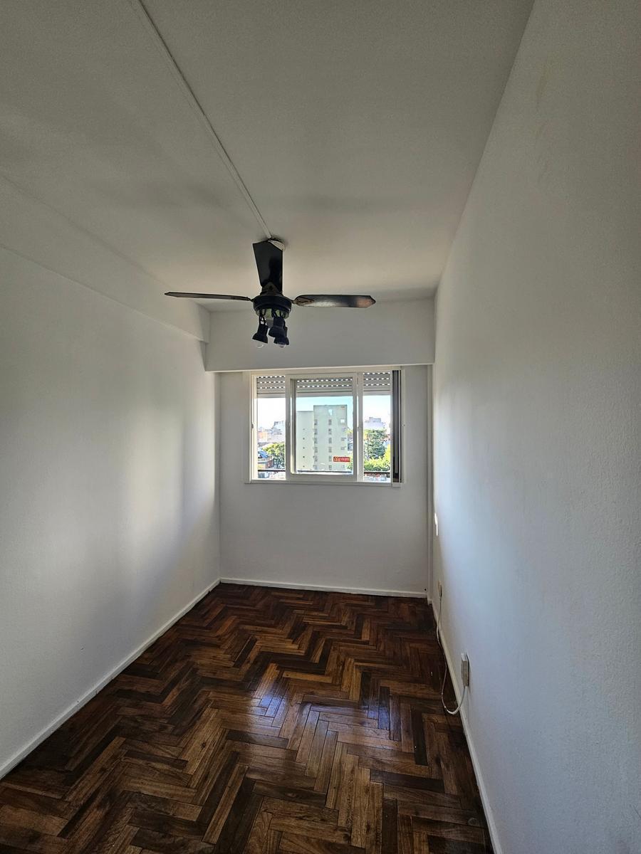 Hermoso y Luminoso 3 Ambientes Sobre La Av Directorio, Piso Alto Muy Buenas Dimensiones y Distr 3