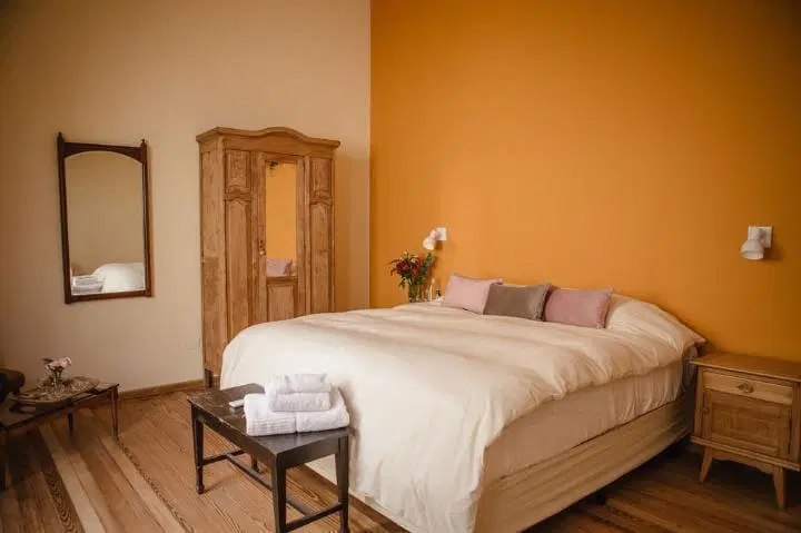 Casa ( Petit Hotel con cafetería ) en Alquiler  en Chacarita 4