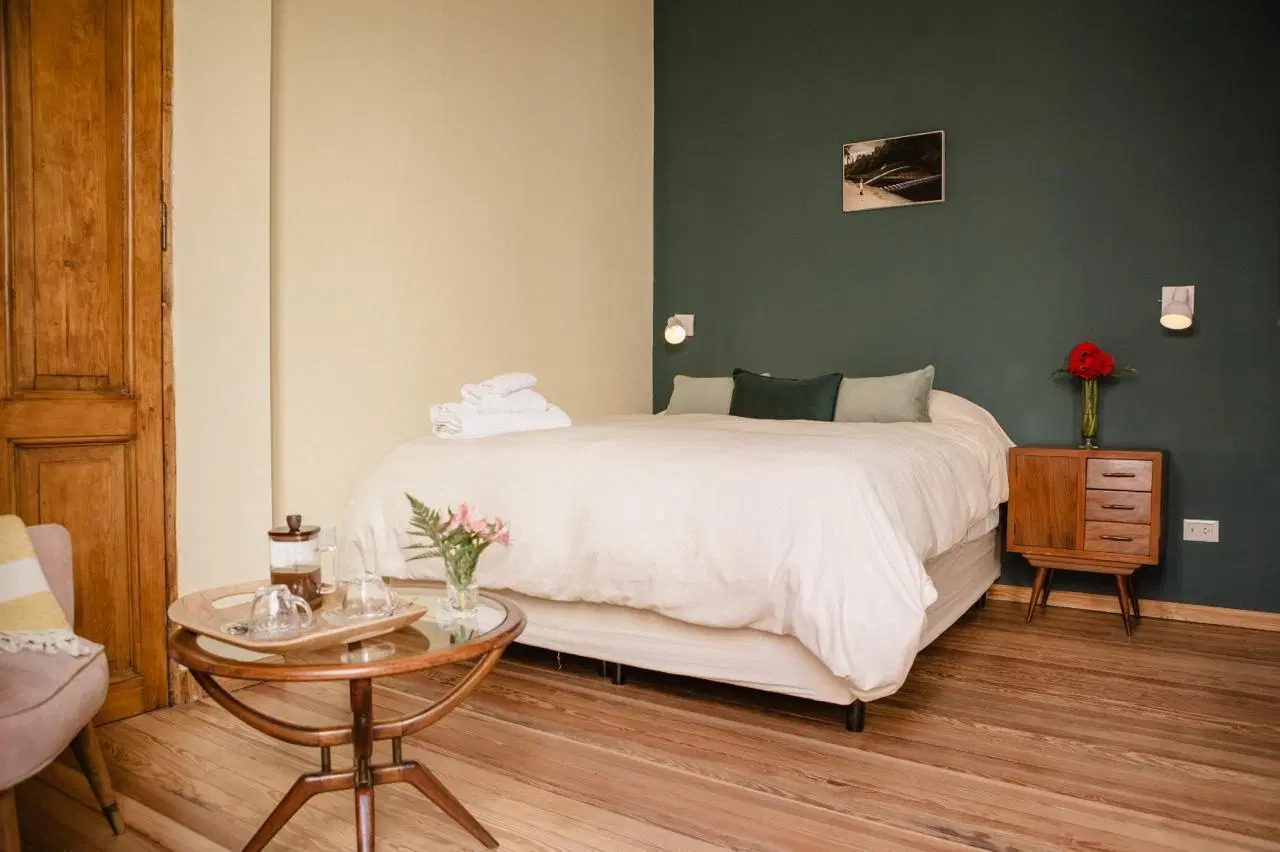Casa ( Petit Hotel con cafetería ) en Alquiler  en Chacarita 5