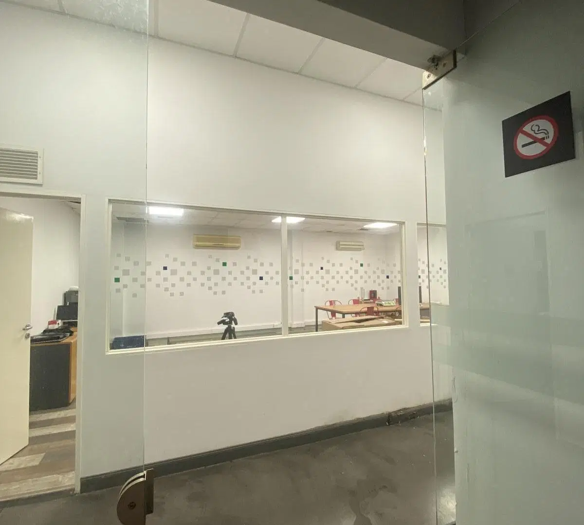 Galpón en Chacarita ideal depósito para empresas con oficinas en la parte superior 4