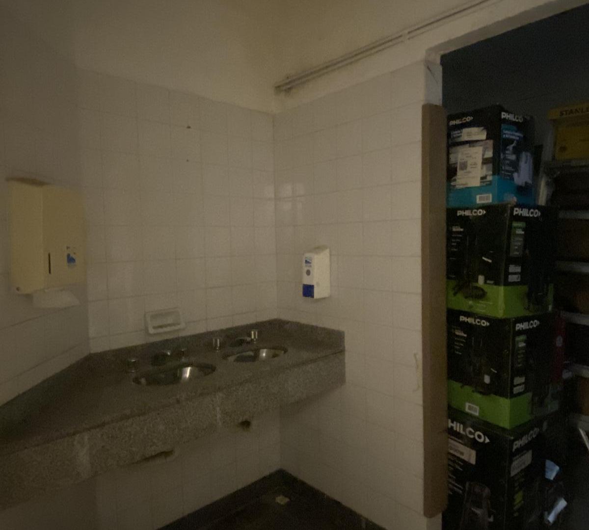 Foto de Galpón en Chacarita ideal depósito para empresas con oficinas en la, imagen 2