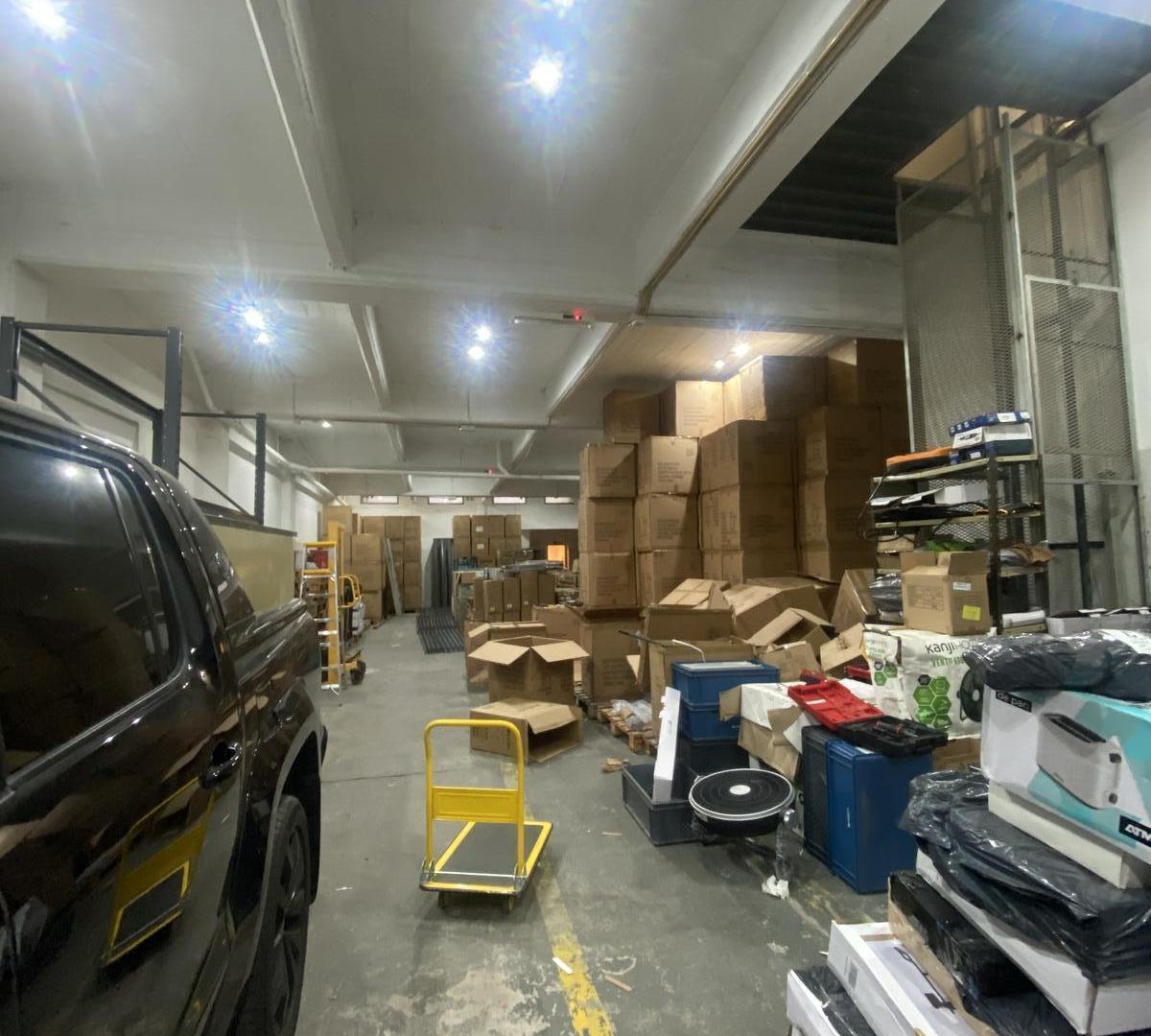 Foto de Galpón en Chacarita ideal depósito para empresas con oficinas en la, imagen 3