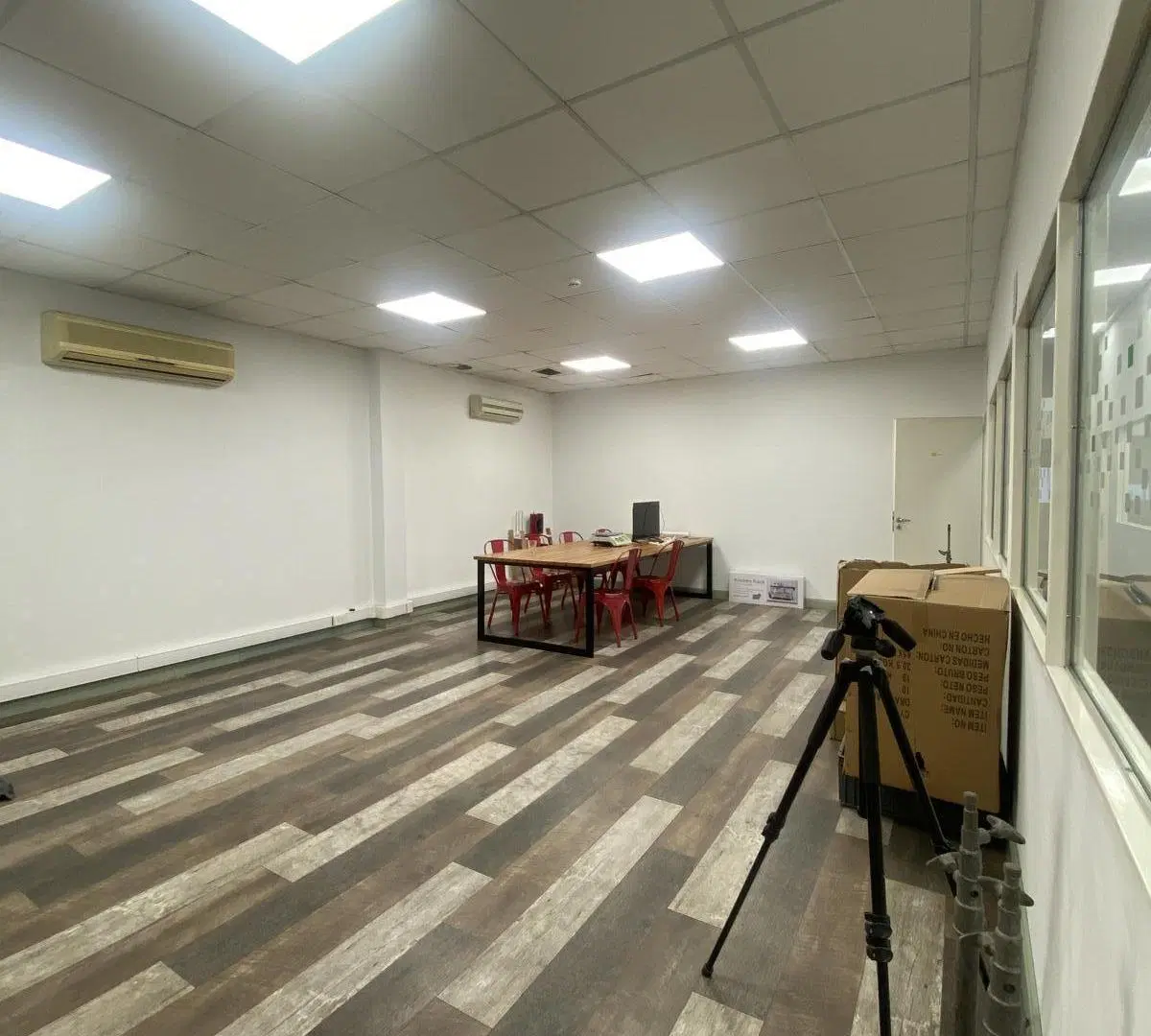 Galpón en Chacarita ideal depósito para empresas con oficinas en la parte superior 8