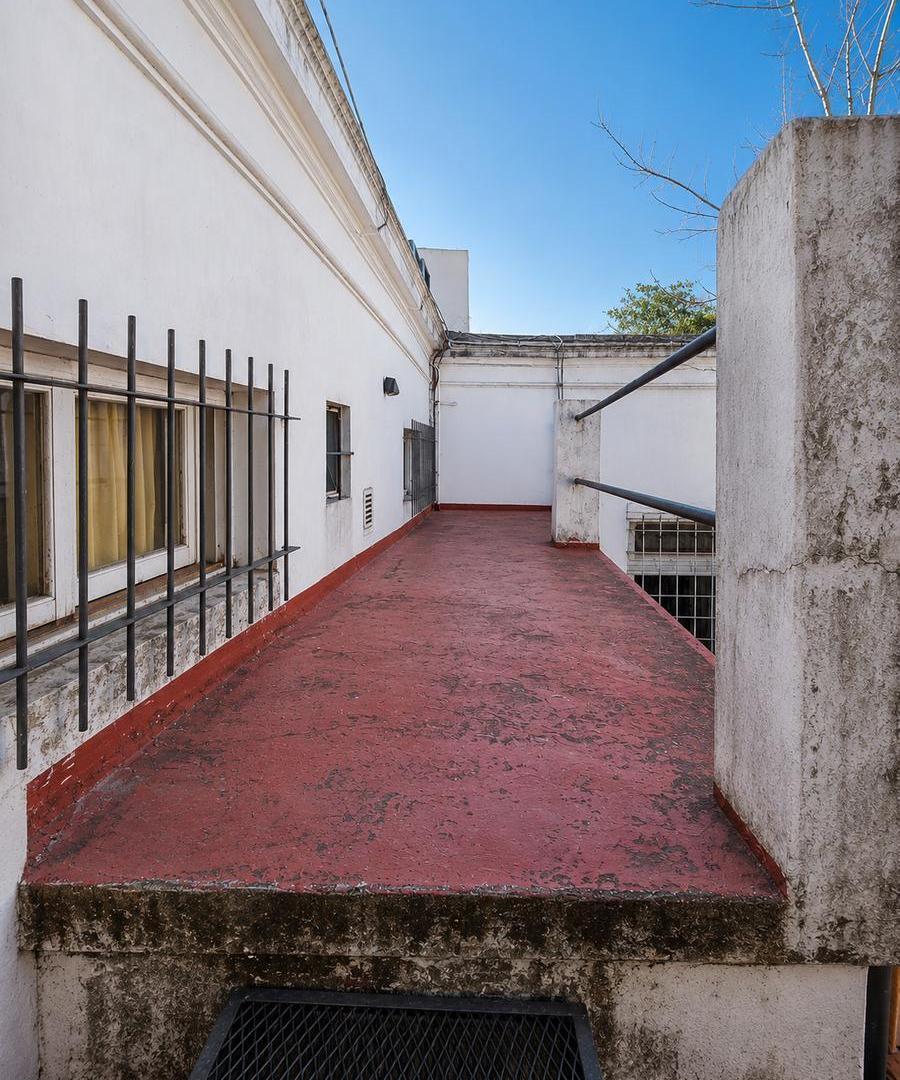 Foto de PH en Venta de 5 ambientes con Patio y Parrilla en Chacarita, imagen 2