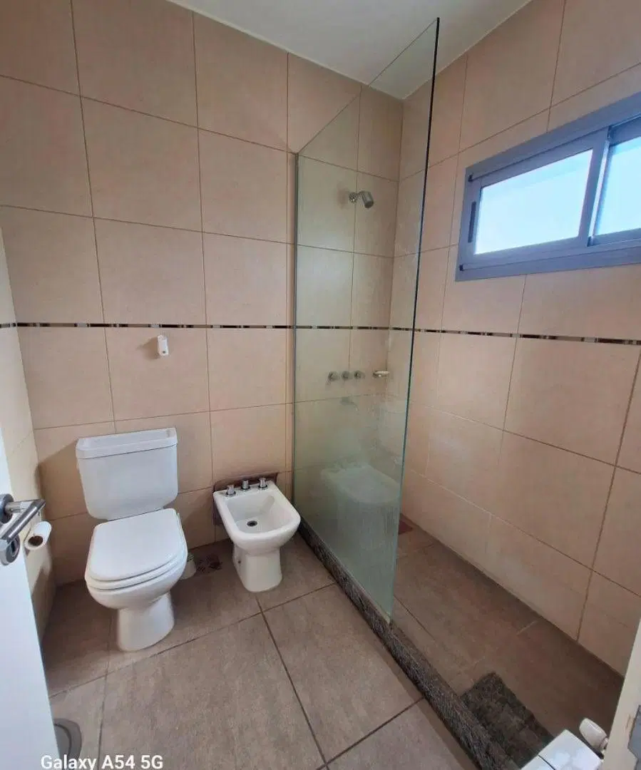 Casa de 250 m² con 3 dormitorios en venta en Miradores de Manantiales 2