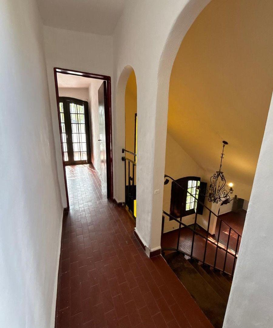 Foto de Casa de 440 m² con 3 dormitorios en venta en Villa Centenario, imagen 3
