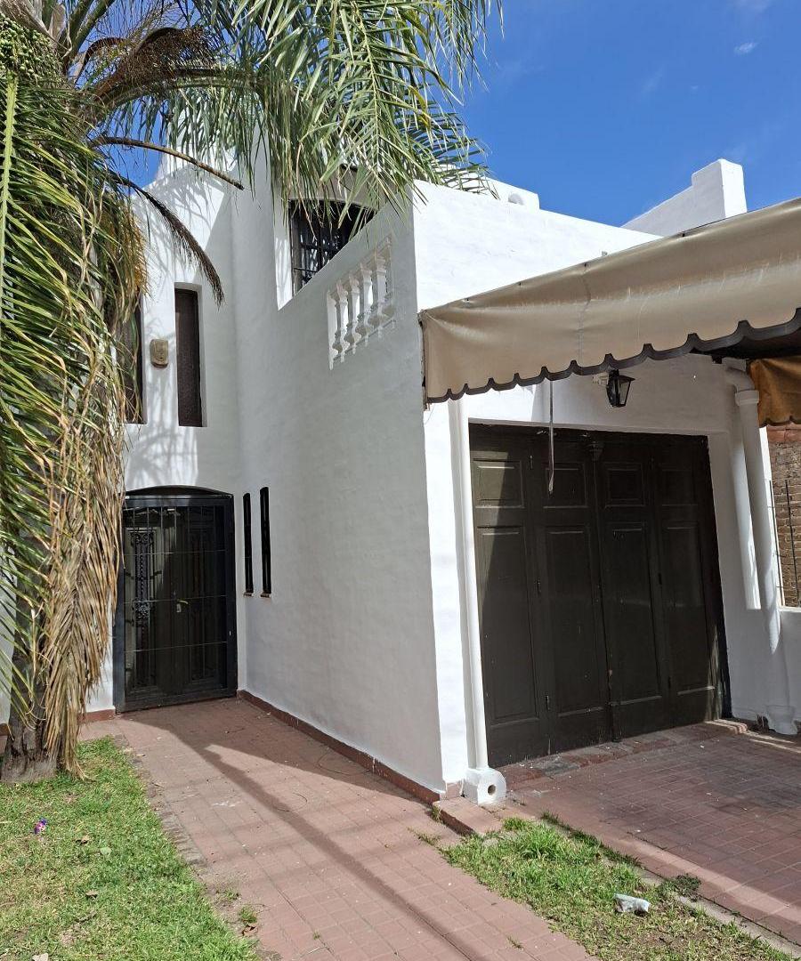 Foto de Casa de 440 m² con 3 dormitorios en venta en Villa Centenario, imagen 1