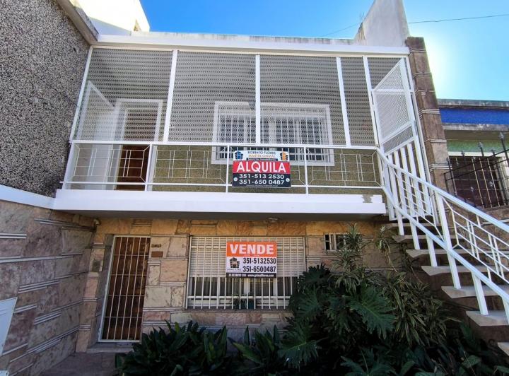 ALQUILER CASA 3 DORMITORIOS+OFICINA+TERRAZA GIGANTE!!! 1