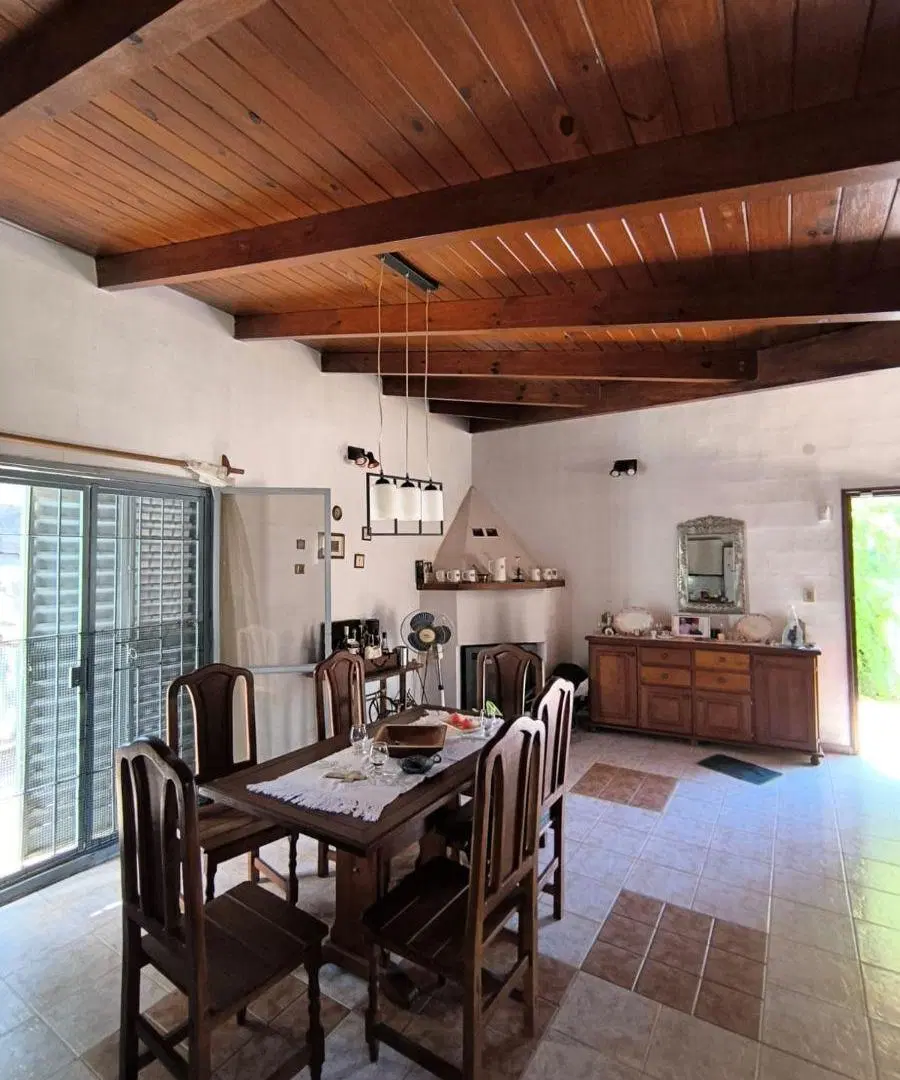 CASA 3 DORMITORIOS PARQUE ARBOLADO GIGANTE Y ASADOR!!! 4