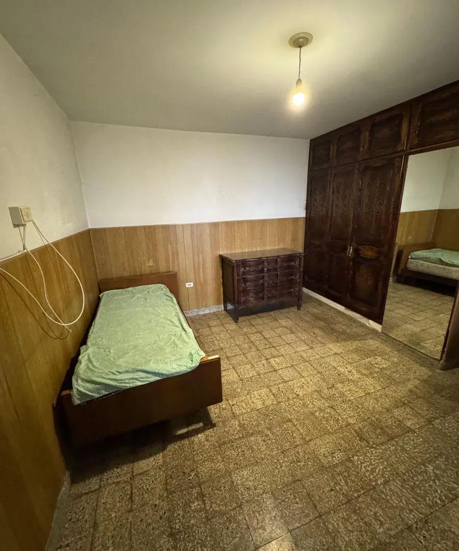 Casa de dos dormitorios muy amplios, apto grupo de estudiantes. 1