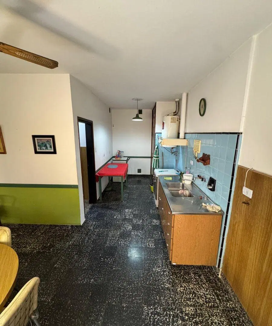 Casa de dos dormitorios muy amplios, apto grupo de estudiantes. 2