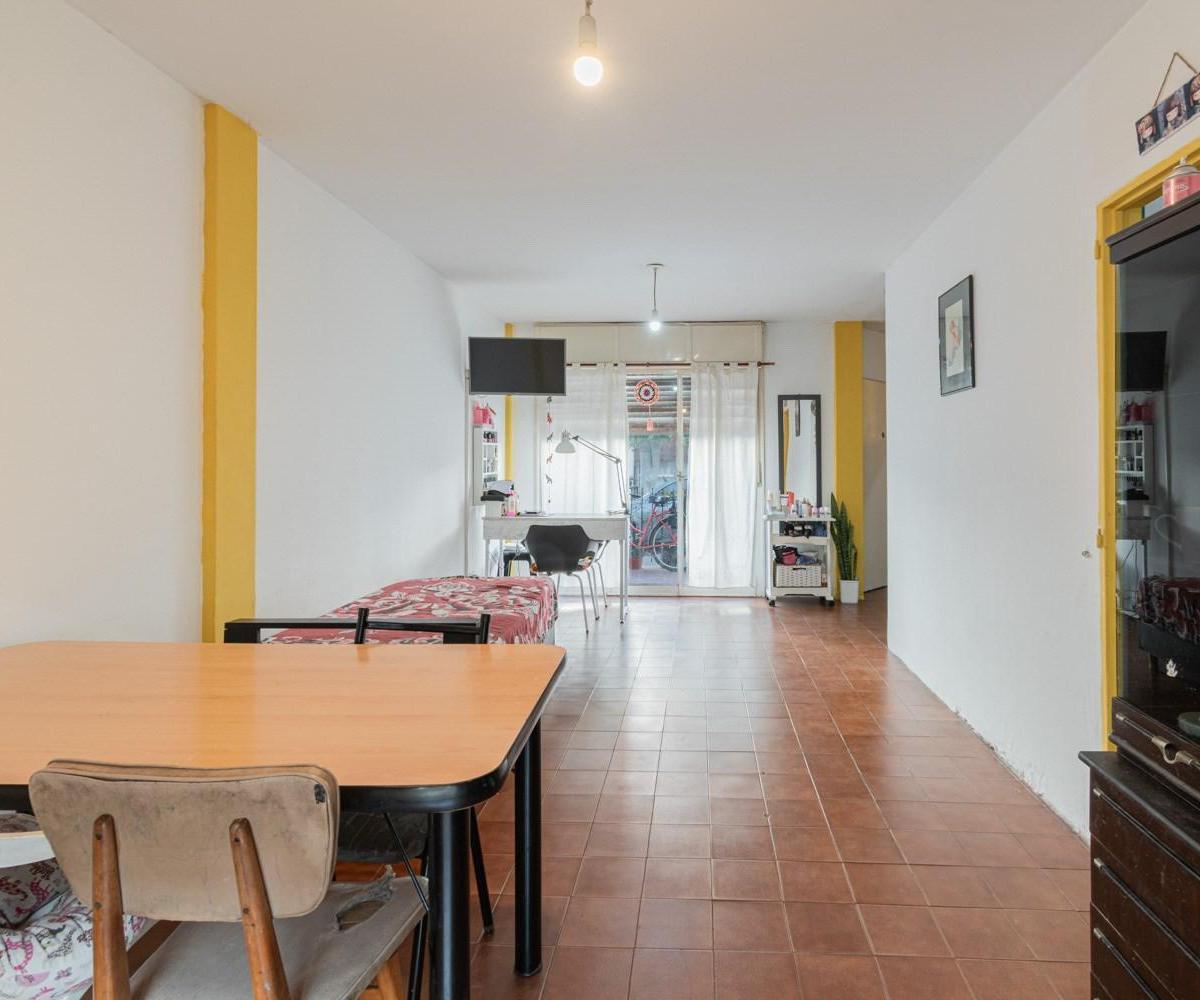 Venta Duplex Cuatro Ambientes con Patio Barrio Cartero Bruno Ramirez, Hurlingham, Pba. 2