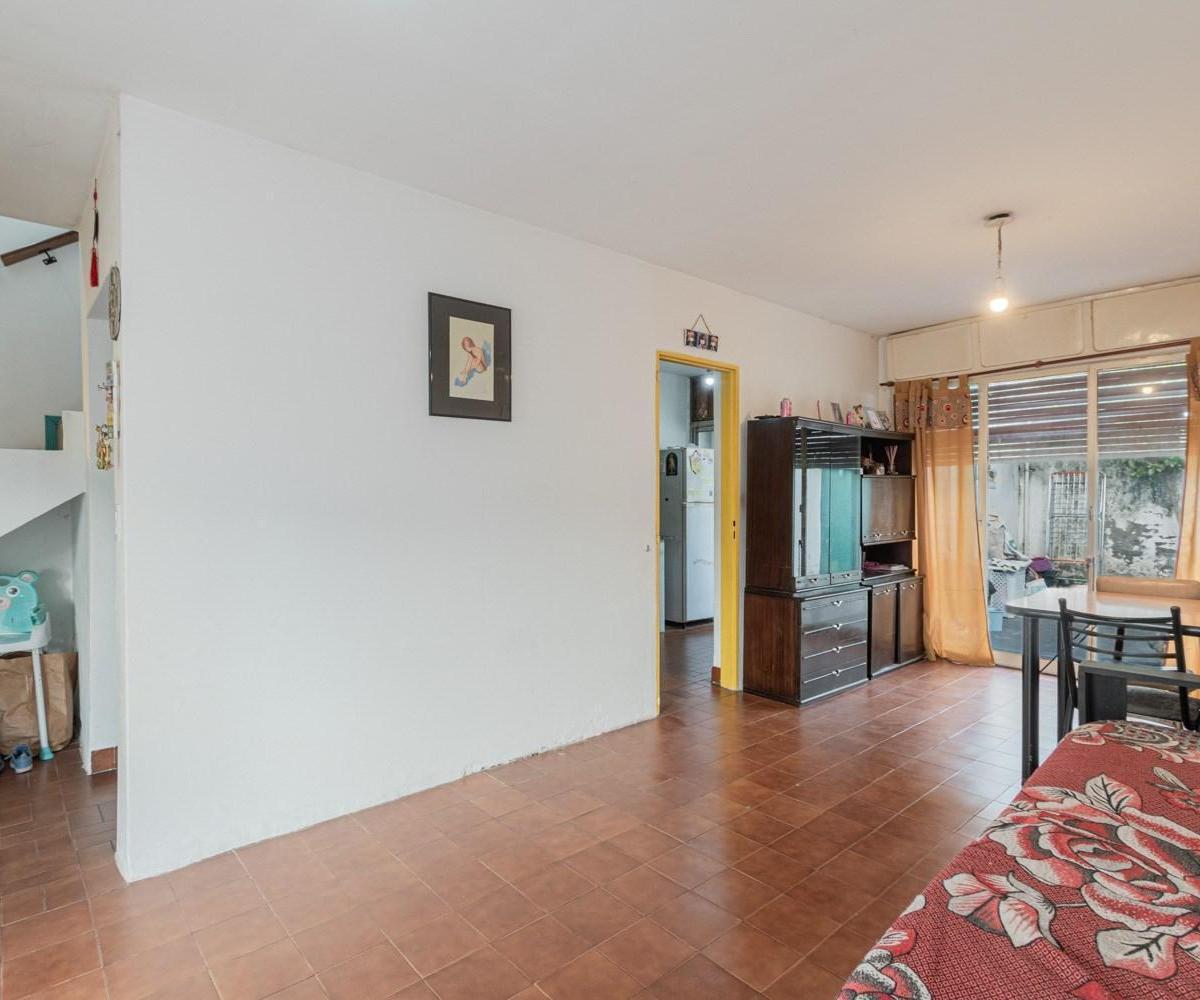 Venta Duplex Cuatro Ambientes con Patio Barrio Cartero Bruno Ramirez, Hurlingham, Pba. 3