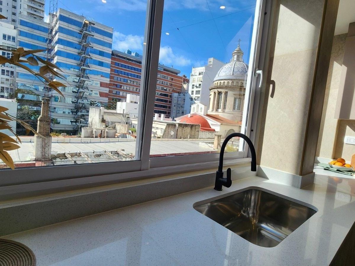 Piso Tres Ambientes. Frente. Refaccionado. Muy Luminoso 2