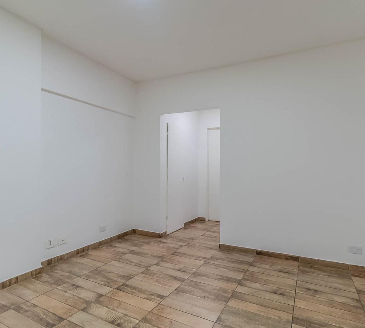 Departamento. 2ambientes. Venta. Patio. Boedo 5