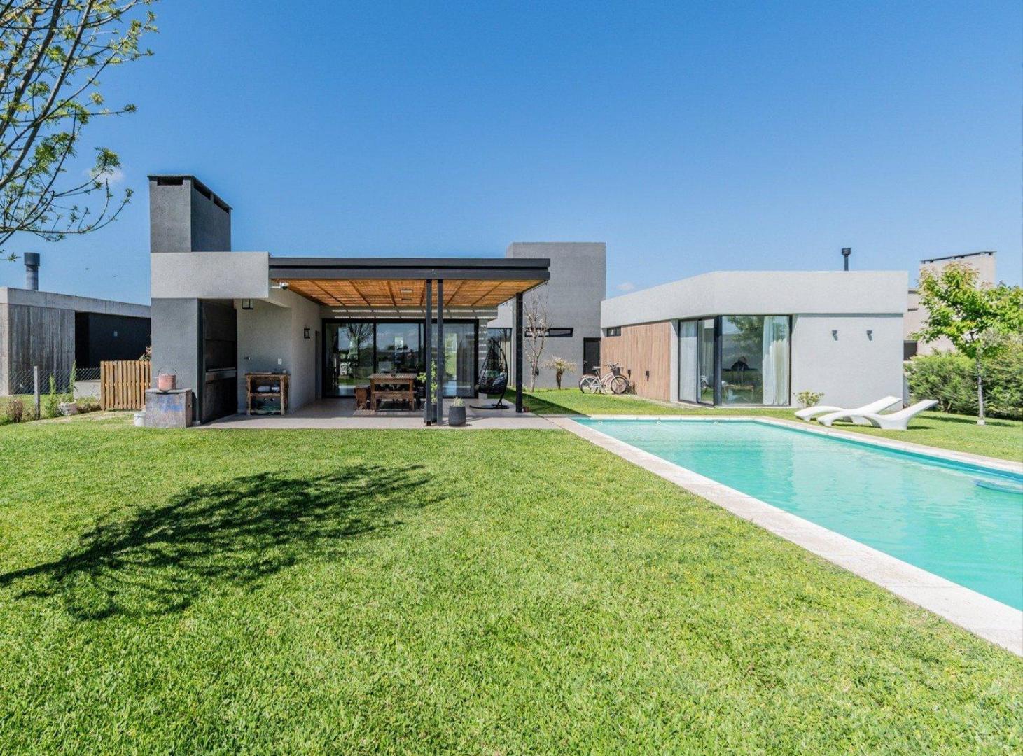 CASA UNICA EN SAN SEBASTIAN