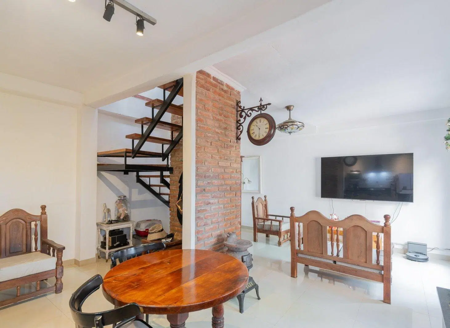 Venta Casa Villa Celina Centro  Jardin Pileta  + 2 Locales 5