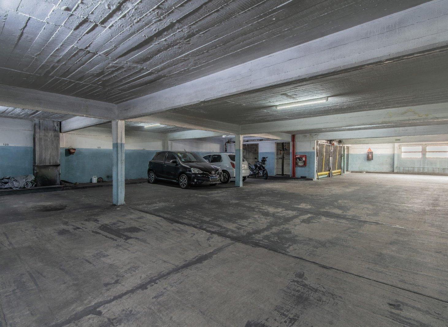 Venta Caballito Sur Cochera Cubierta Montacarga Piso Tres