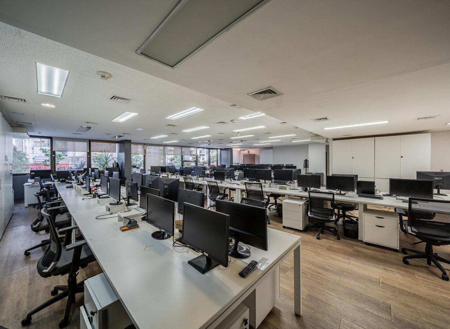 Alquiler Piso Corporativo AA+ con Terraza Propia y 4 Cocheras