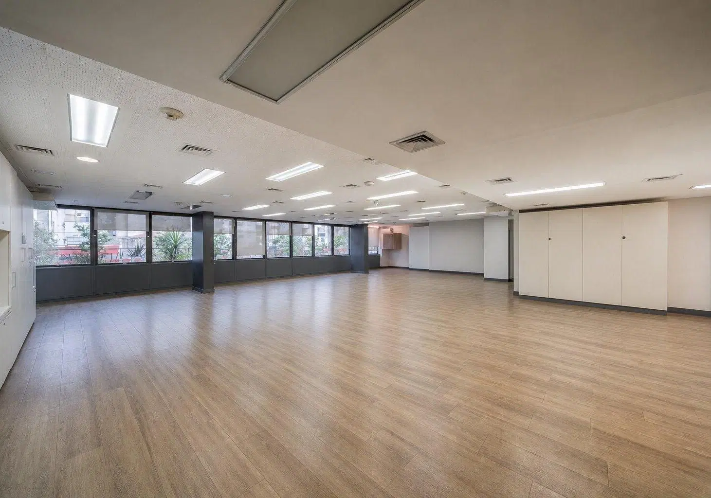 Alquiler Piso Corporativo AA+ con Terraza Propia y 4 Cocheras 3
