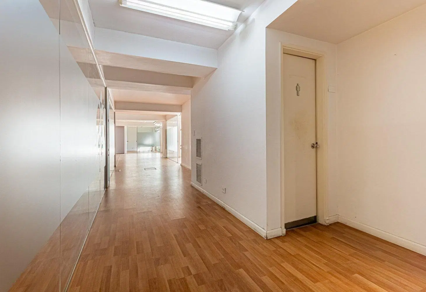 OFICINA EN VENTA | 377 m² | 2 COCHERAS | MICROCENTRO 5