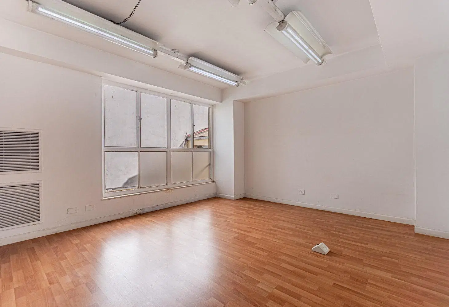 OFICINA EN VENTA | 377 m² | 2 COCHERAS | MICROCENTRO 4