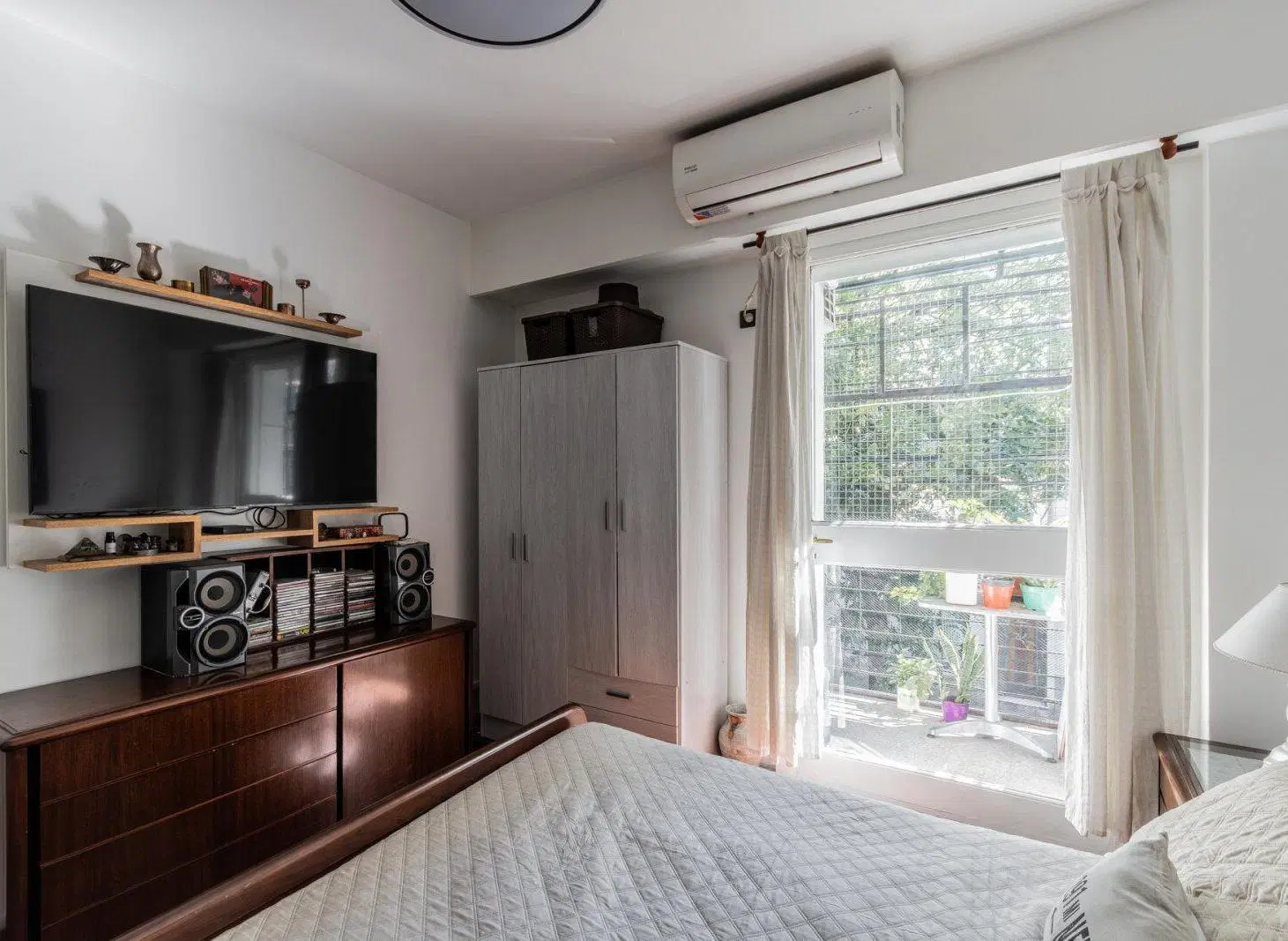 VENTA  Departamento 4 amb · BALCÓN  CORRIDO al frente · Super Luminoso 3