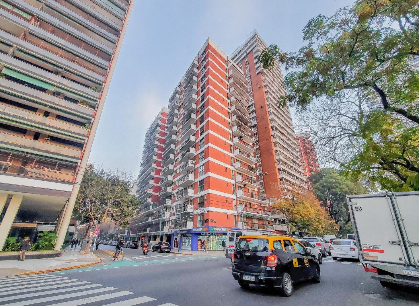 DEPARTAMENTO . FRENTE . VISTA A ESPACIOS VERDES