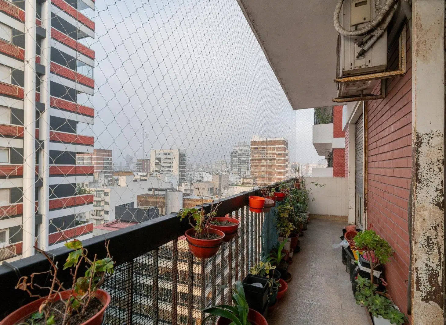 DEPARTAMENTO . FRENTE . VISTA A ESPACIOS VERDES 3