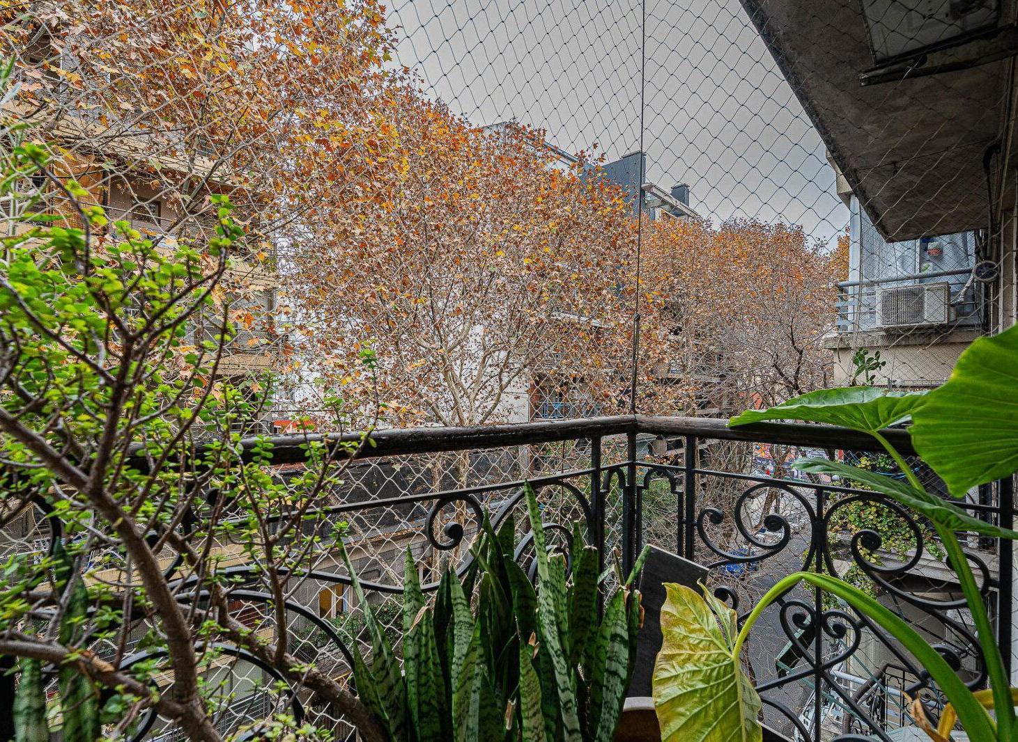 4 ambientes - 2 balcones - Al frente - Luminoso