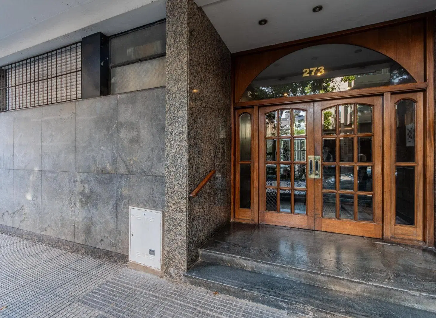 VENTA Departamento 4 amb · BALCÓN CORRIDO al frente · Super Luminoso 5