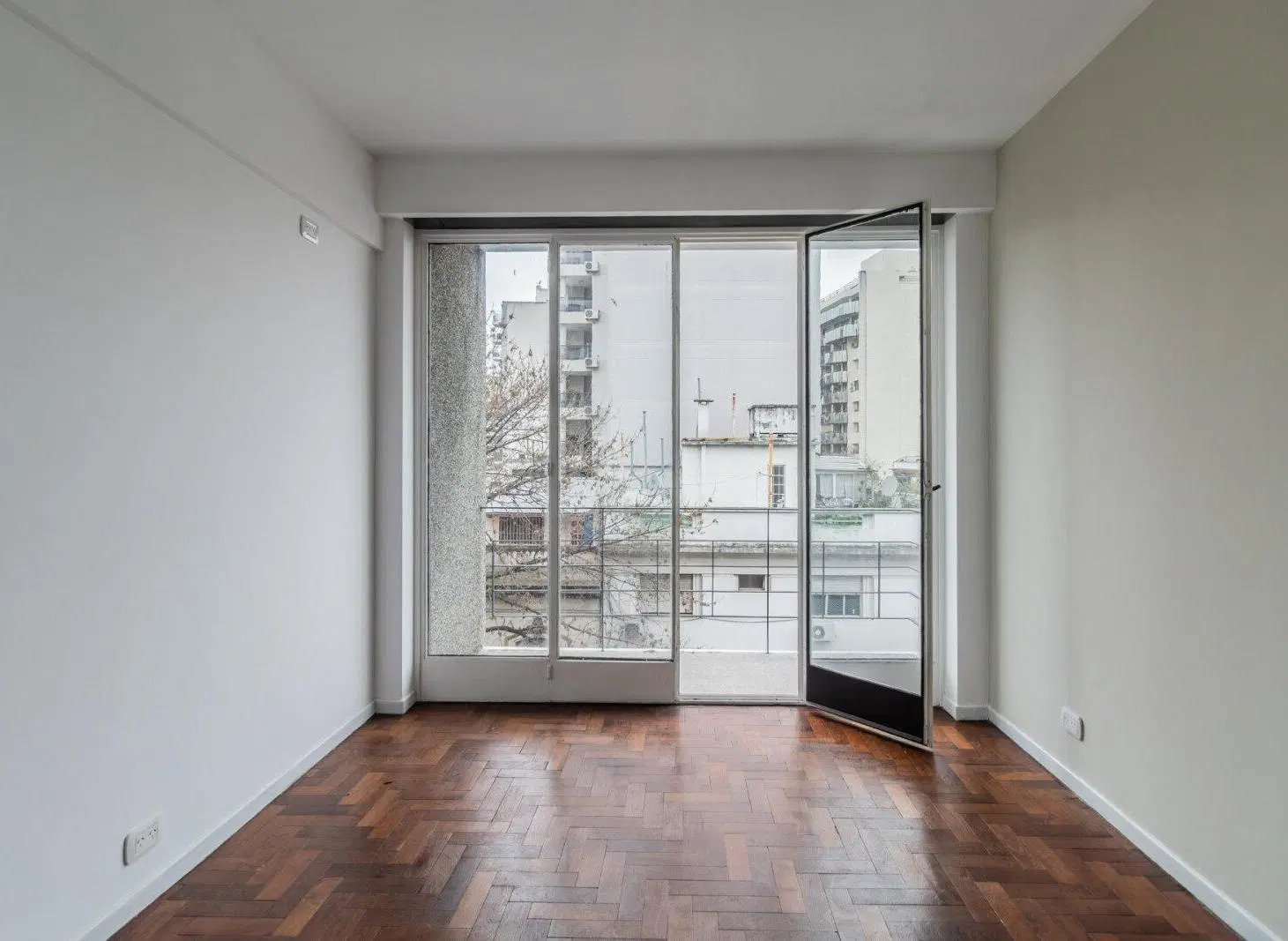 Venta departamento 3 ambientes 2 balcones reciclado a nuevo Caballito Sur 1
