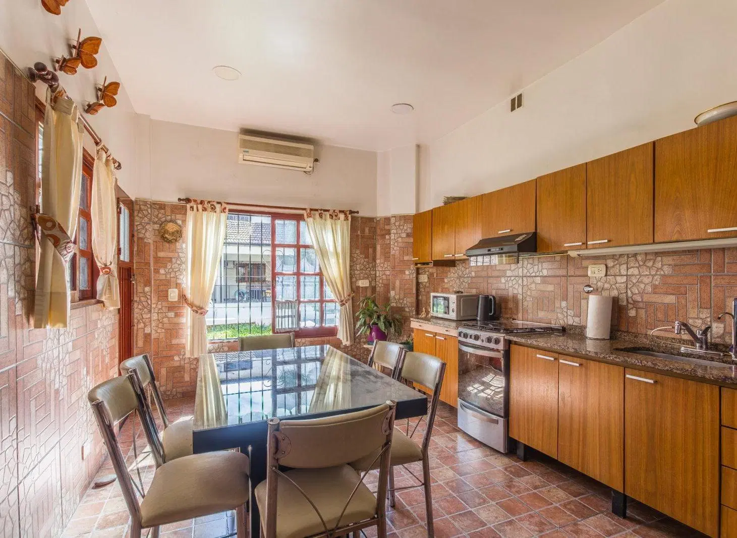 Casa . Venta . Villa Gral. Mitre . 7Amb . Pileta . Parrilla . 3