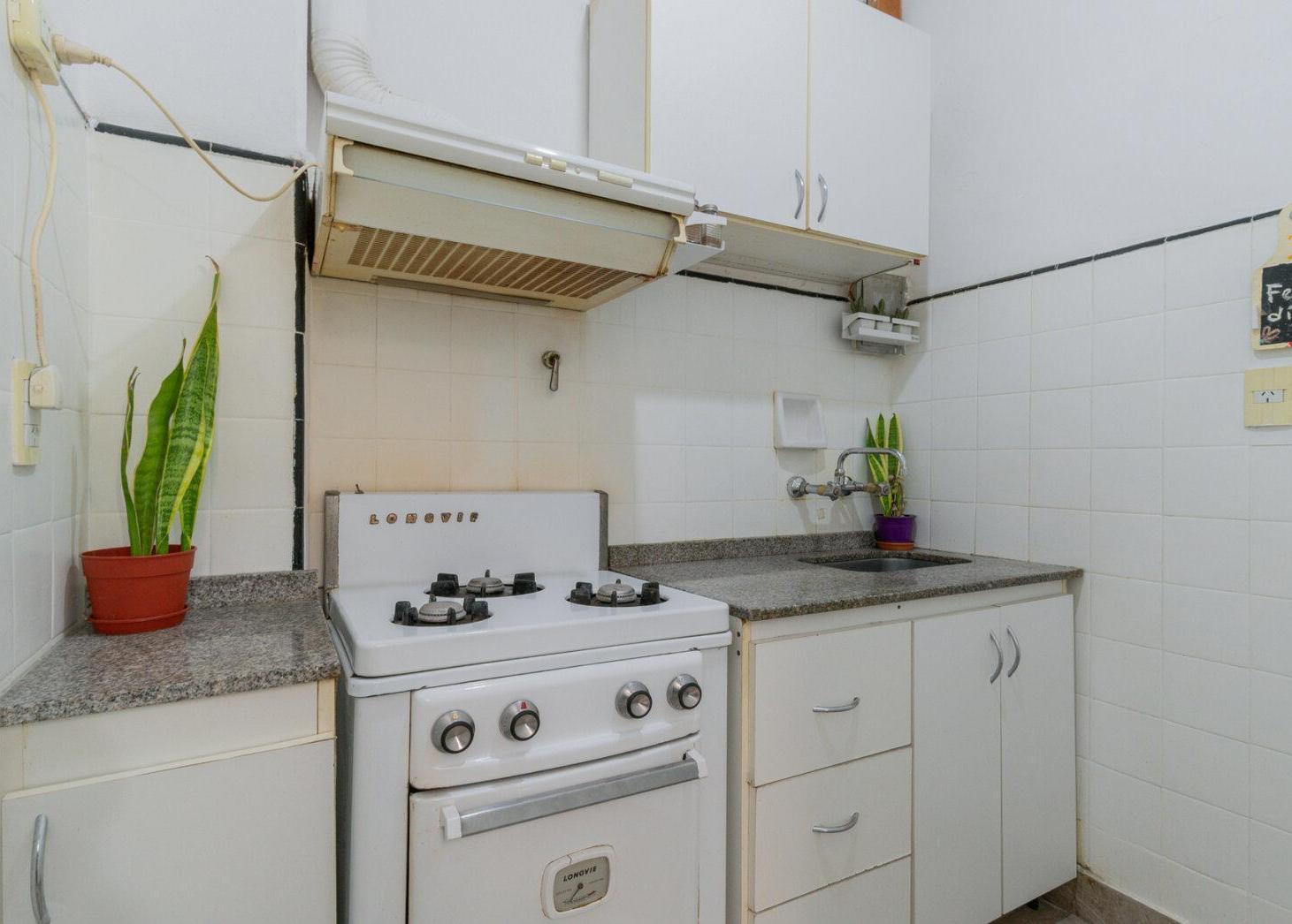 DEPARTAMENTO . INTERNO . DOS AMBIENTES EN BALVANERA
