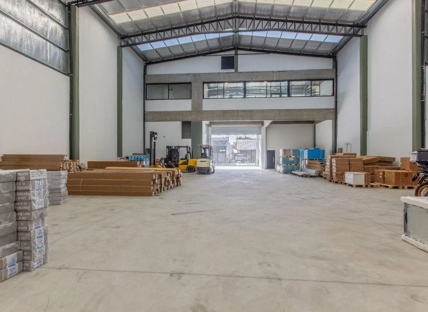 Galpón - Depósito - Con oficinas y local - Financiación - Permuta - Villa Ballester 3