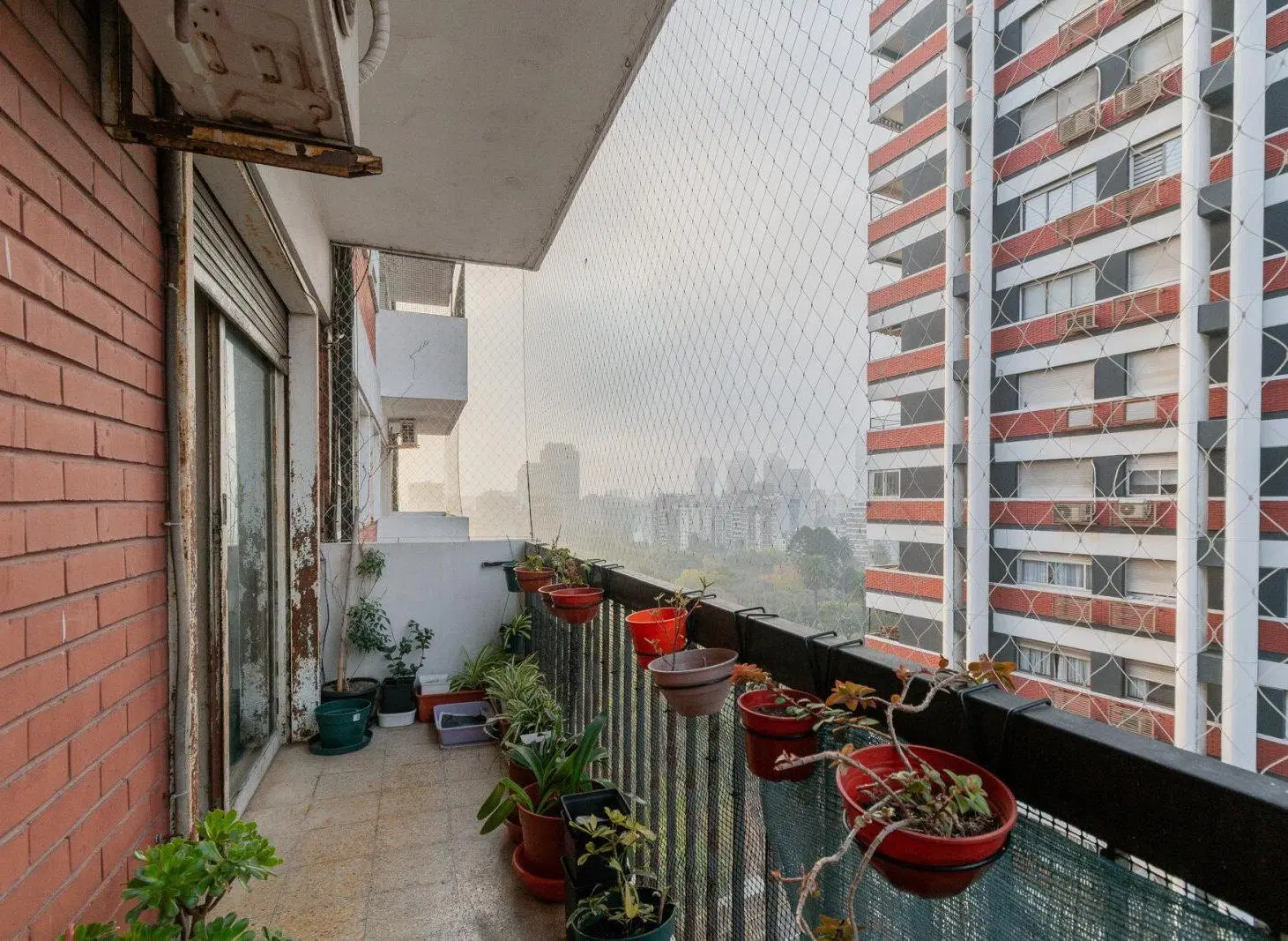 DEPARTAMENTO . FRENTE . VISTA A ESPACIOS VERDES 4