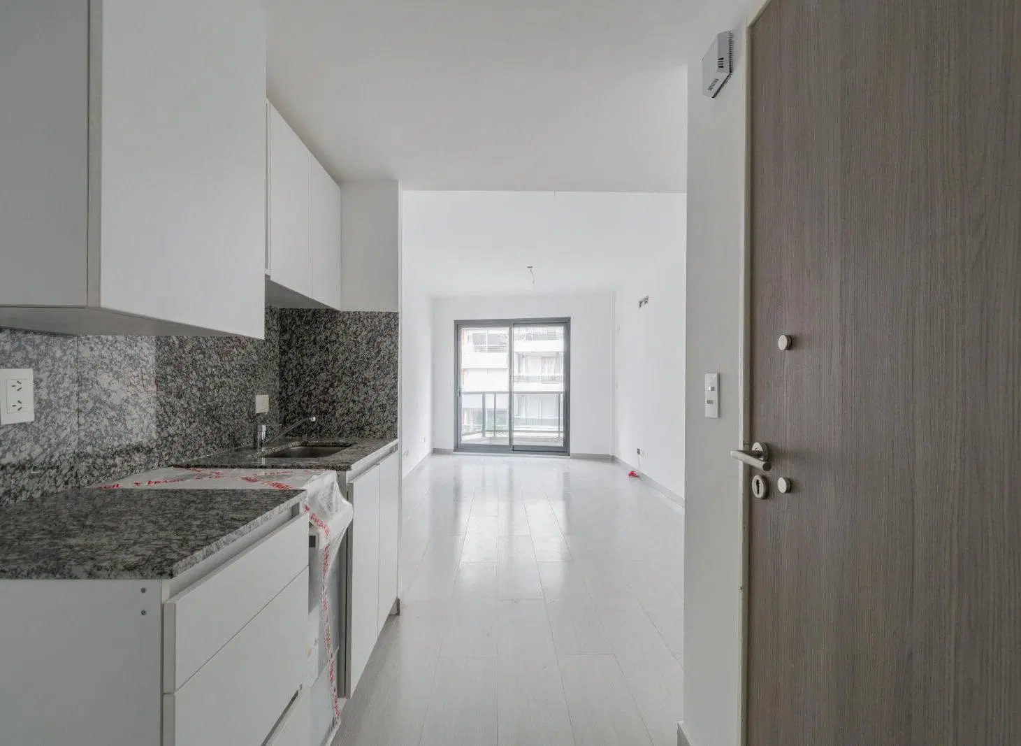 MONOAMBIENTE A ESTRENAR CON BALCON 3