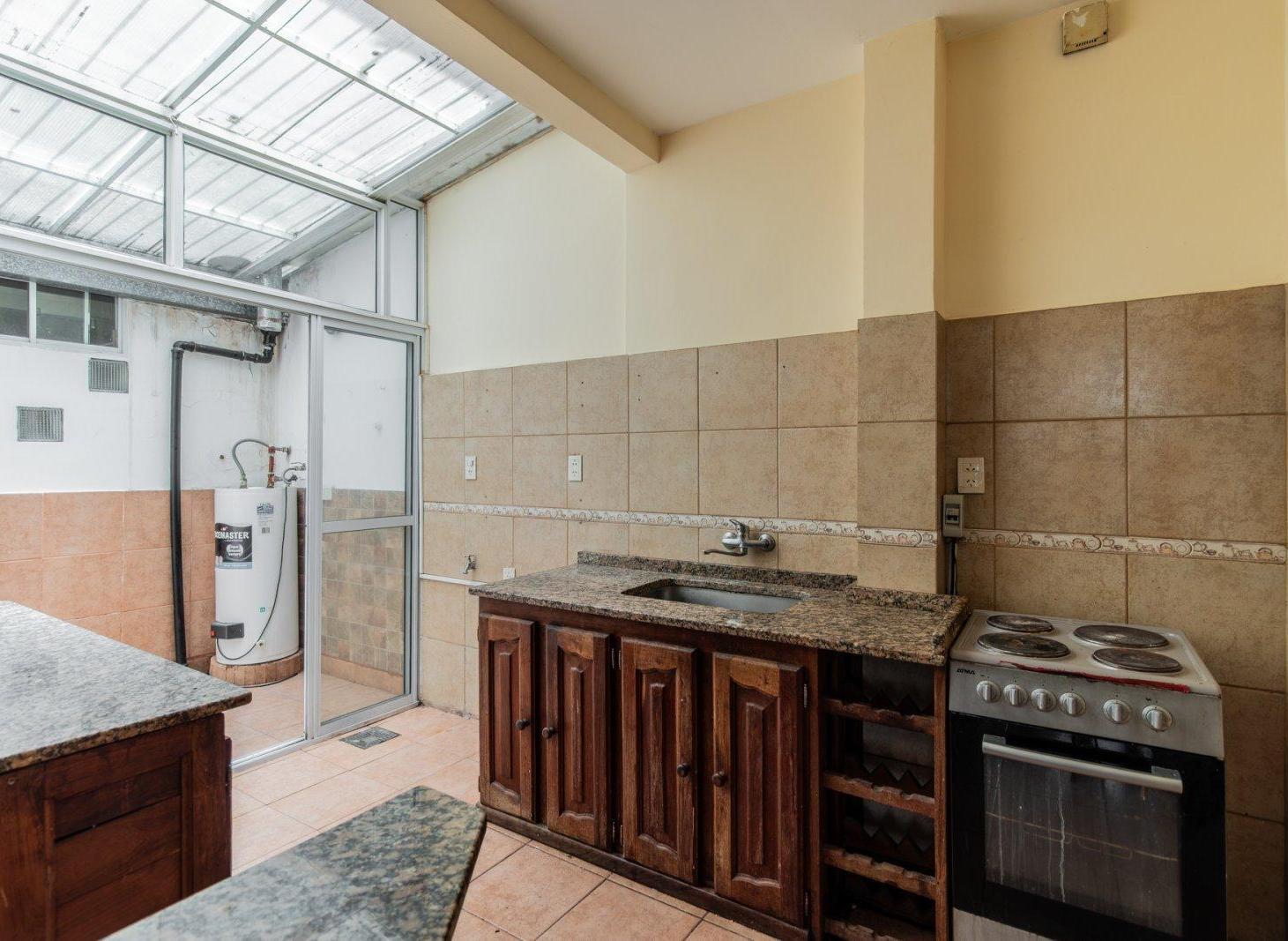 Foto de 2 AMBIENTES. COCINA SEPARADA. PATIO INTERNO, imagen 5