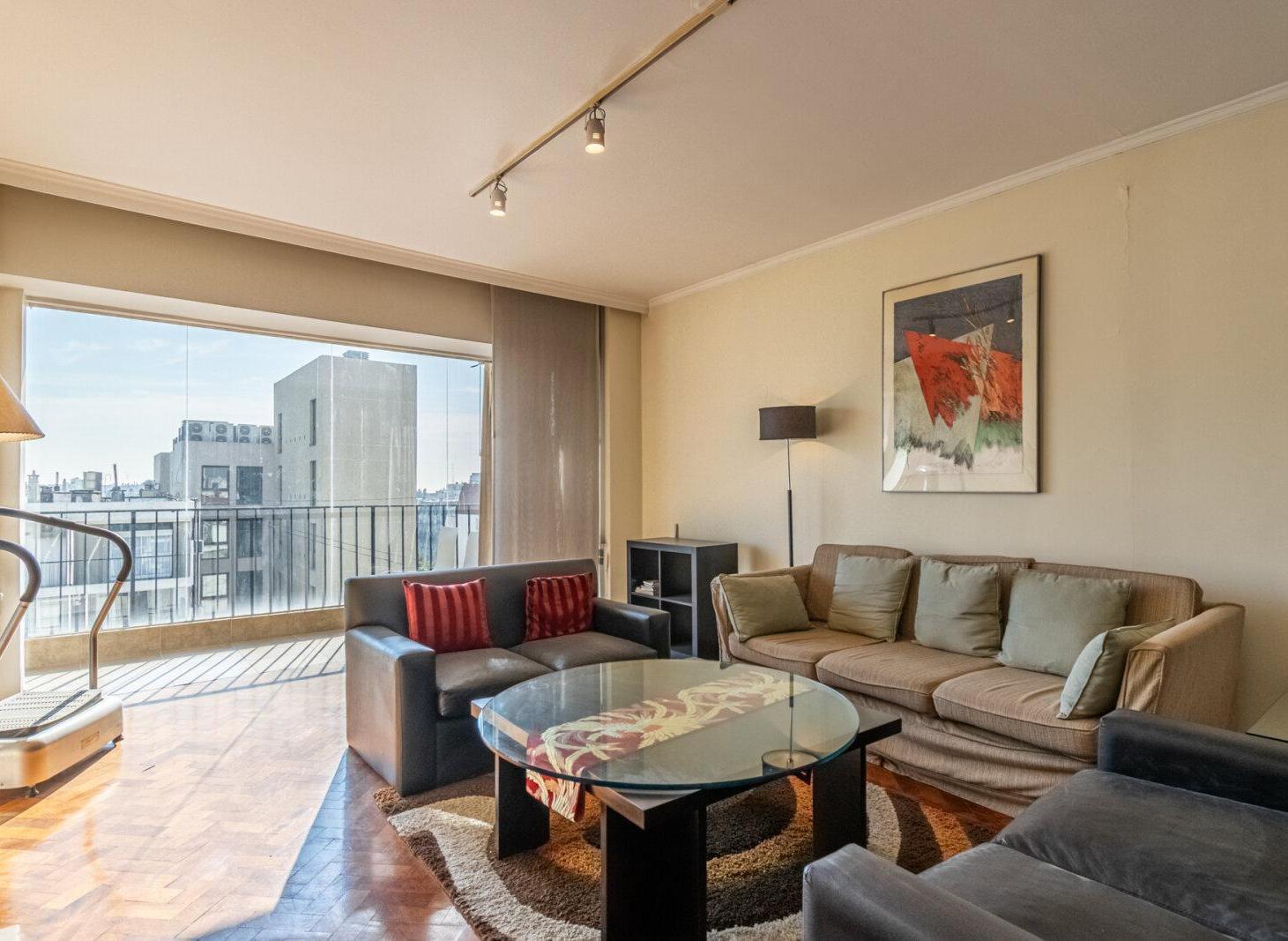 Foto de Semipiso reciclado en Recoleta – Piso alto, vista abierta y sol pleno, imagen 1