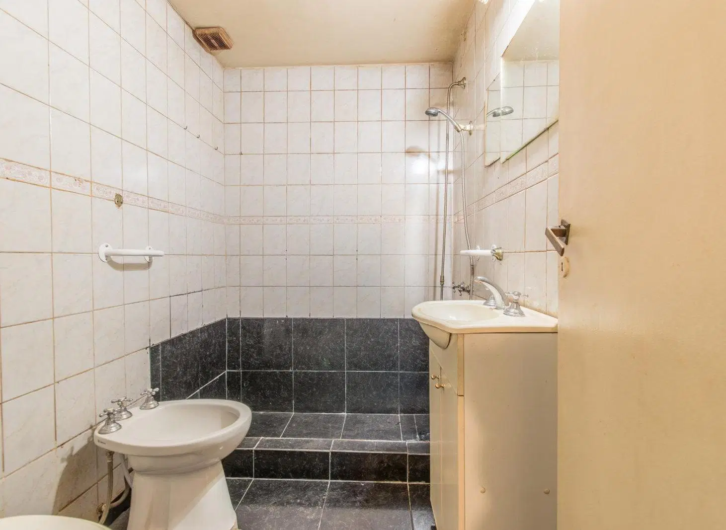 Venta 3 ambientes PB (2 + entrepisos) Contrafrente Subte D (Est. Congreso de Tucuman) – Belgrano 8