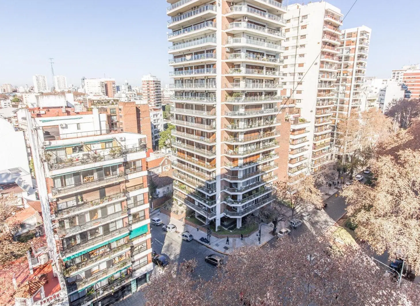 DEPARTAMENTO . FRENTE . VISTA ABIERTA . COCHERA . BAULERA 4