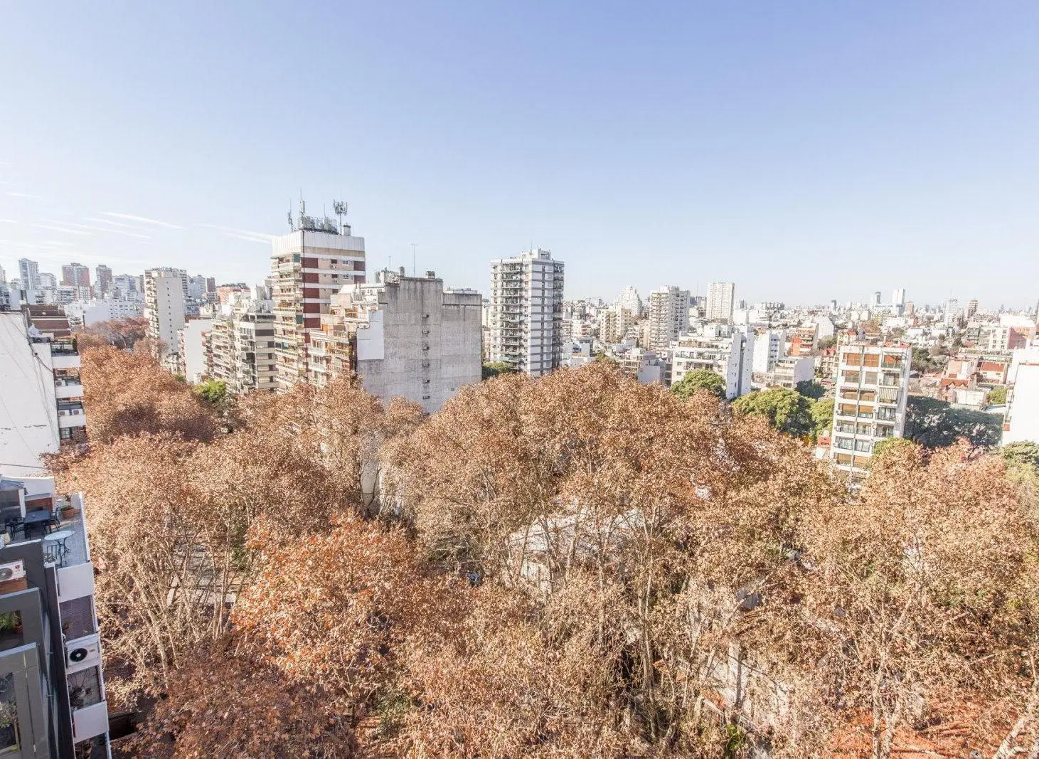 DEPARTAMENTO . FRENTE . VISTA ABIERTA . COCHERA . BAULERA 3