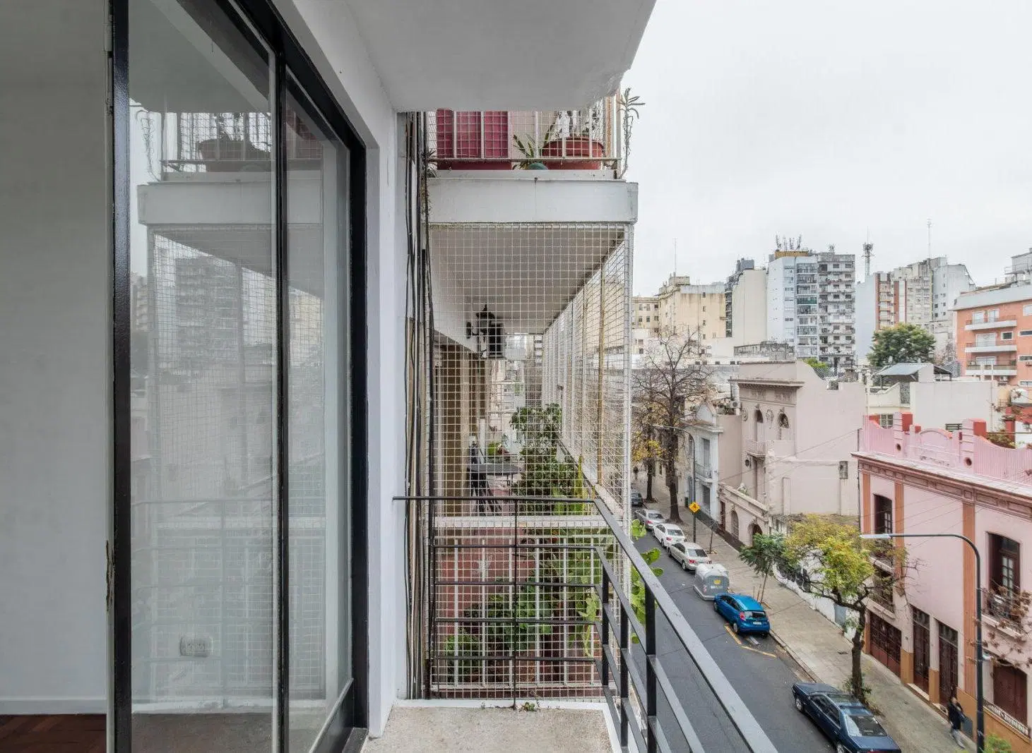 Venta departamento 3 ambientes 2 balcones reciclado a nuevo Caballito Sur 5