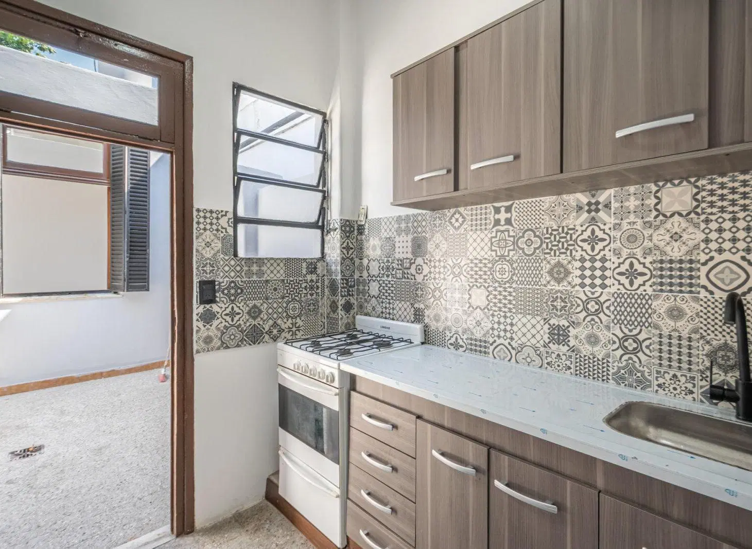 VENTA - PH TIPO CASA - 4 AMBIENTES - REFACCIONADO - PATIO - VILLA LUGANO 2