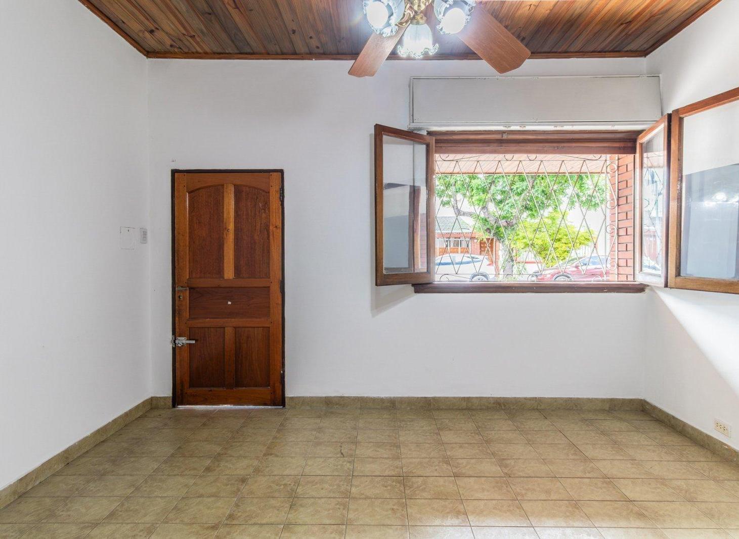 Foto de VENTA - PH TIPO CASA - APTO CREDITO - TERRAZA - COCHERA - SUBTE E, imagen 5