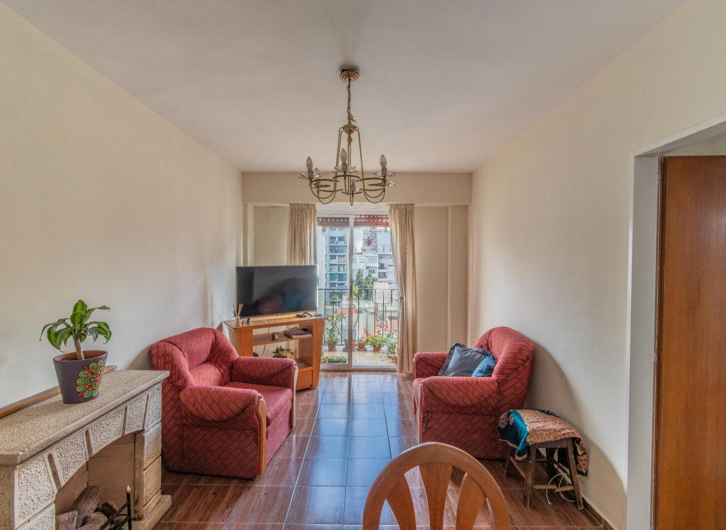Foto de VENTA - DEPARTAMENTO 4 AMBIENTES - DOBLE BALCON - PISO ALTO -SUBTE B - ALMAGRO, imagen 5