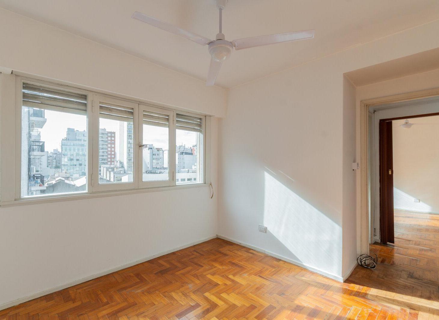 Foto de VENTA- DEPARTAMENTO 3 AMBIENTES - MUY LUMINOSO - BALCÓN - PARQUE, imagen 5