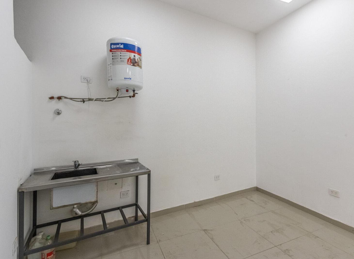 Foto de Local - Buena vidriera - Sin expensas, imagen 2