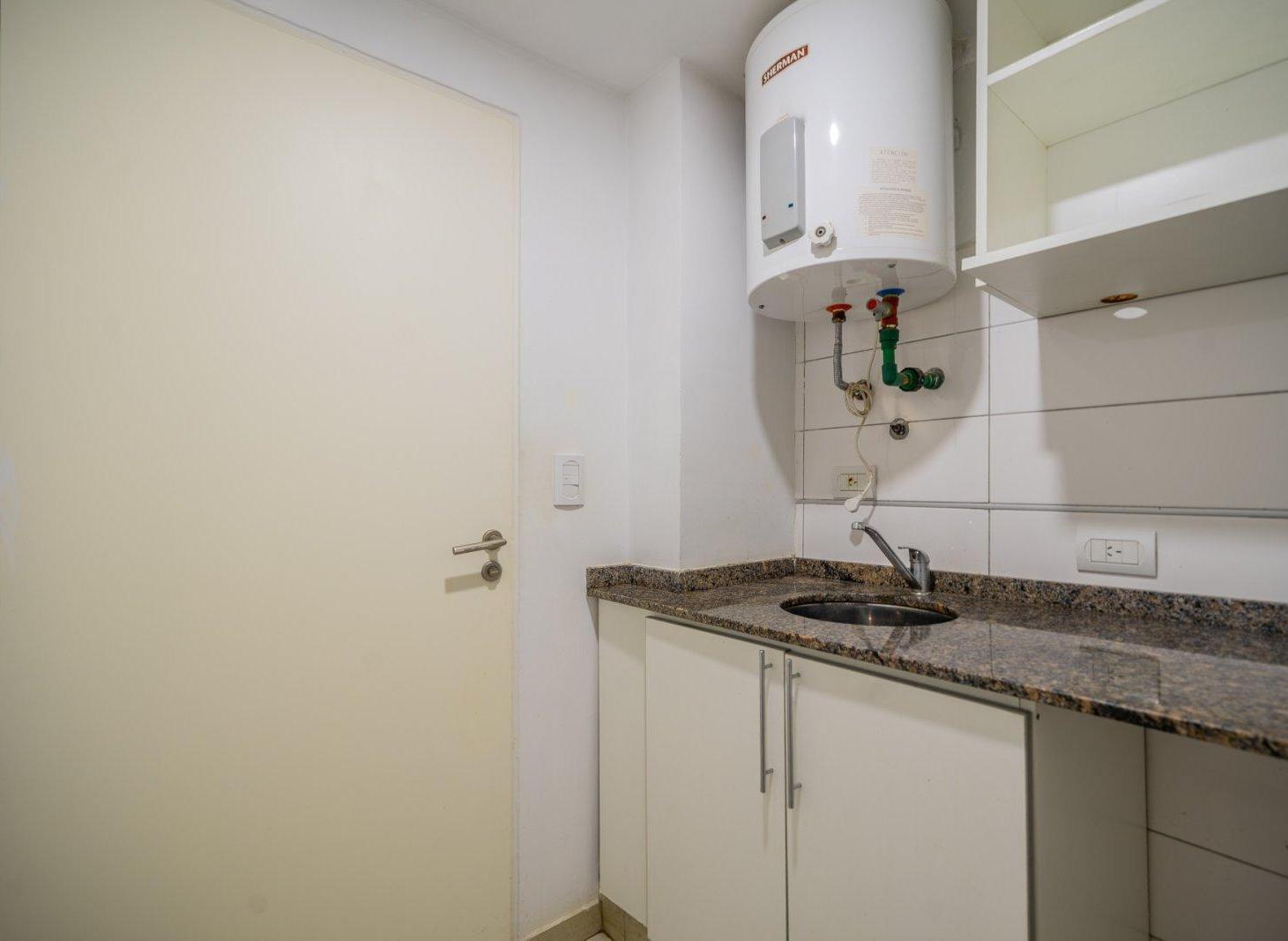 Foto de Oficinas en Venta en Saavedra – Luminosas, con Balcón, imagen 3
