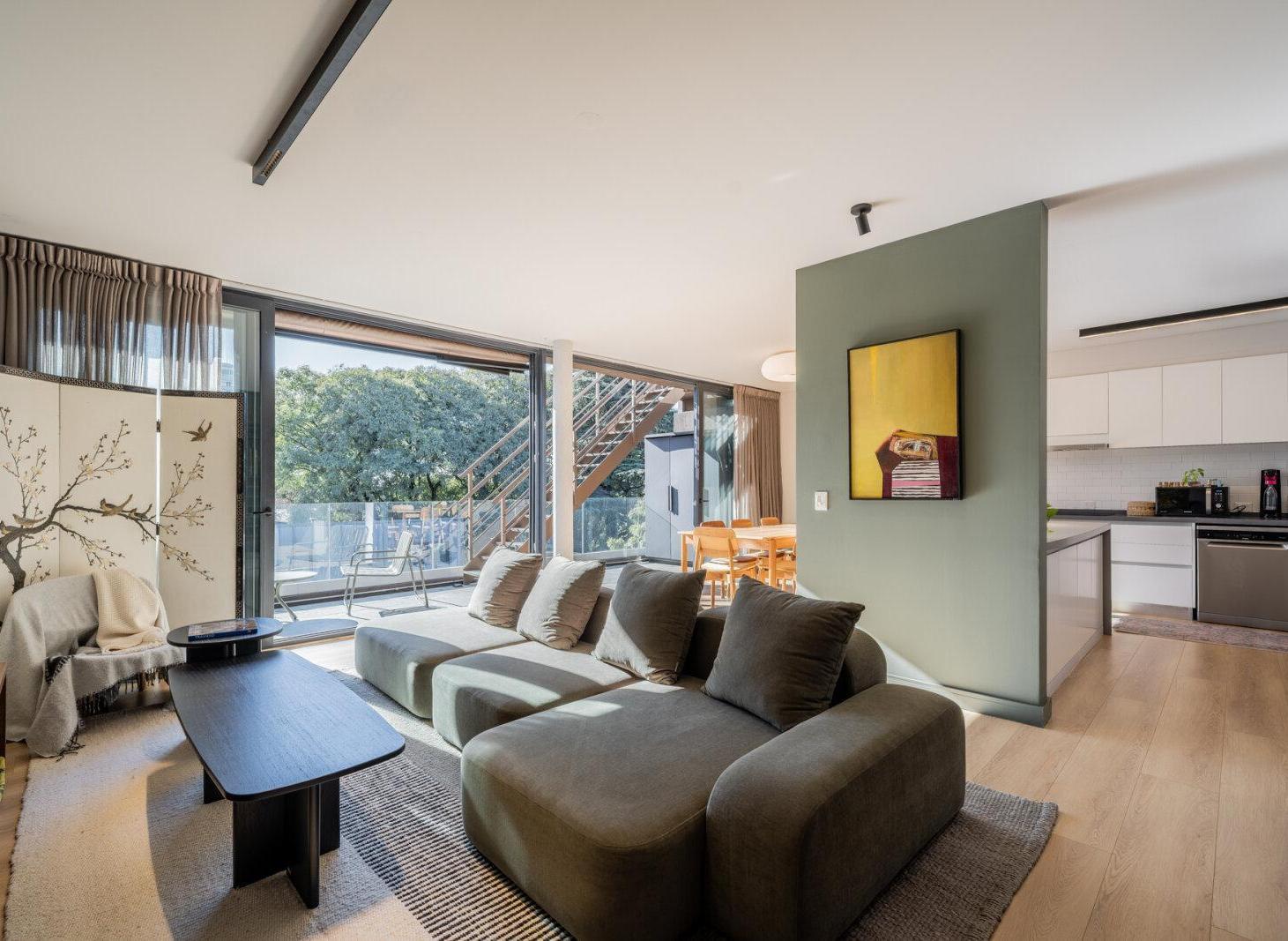 Foto de Venta. Departamento Triplex con terraza propia en La Lucila, Vicente, imagen 4